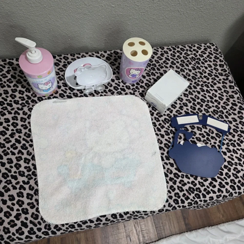 Vintage Hello Kitty Bathroom Accessories 2001-2003 Y2k